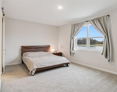 654 Heritage Square Drive - Photo Thumbnail 16