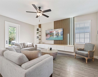 7796 Somersworth Drive - Photo Thumbnail 14