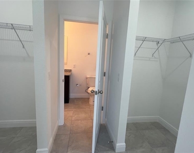 16390 Sw 17th Terrace Road - Photo Thumbnail 19