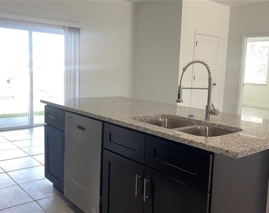 16390 Sw 17th Terrace Road - Photo Thumbnail 8