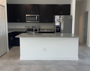16390 Sw 17th Terrace Road - Photo Thumbnail 6