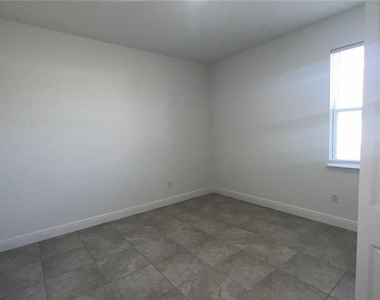 16390 Sw 17th Terrace Road - Photo Thumbnail 12