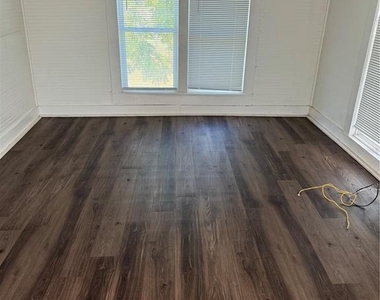 7306 Earlwood Avenue - Photo Thumbnail 2