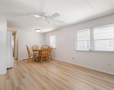 2315 17th Street Lane W - Photo Thumbnail 7