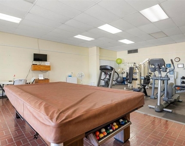2315 17th Street Lane W - Photo Thumbnail 32