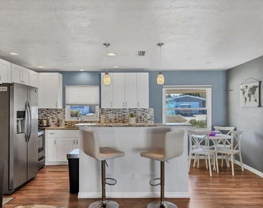 3425 Fairview Drive - Photo Thumbnail 10