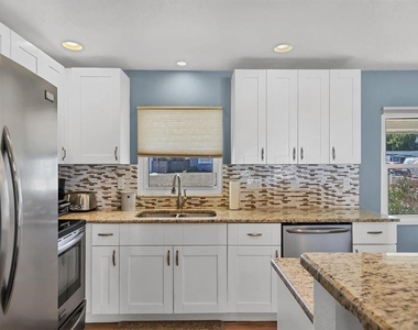 3425 Fairview Drive - Photo Thumbnail 13