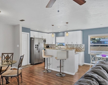 3425 Fairview Drive - Photo Thumbnail 9
