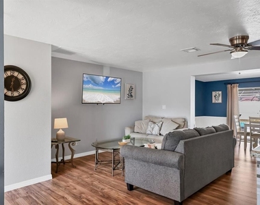 3425 Fairview Drive - Photo Thumbnail 5