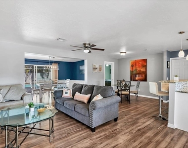 3425 Fairview Drive - Photo Thumbnail 2