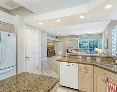 5811 White Oak Bayou Court - Photo Thumbnail 6