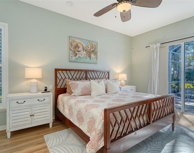 5811 White Oak Bayou Court - Photo Thumbnail 12