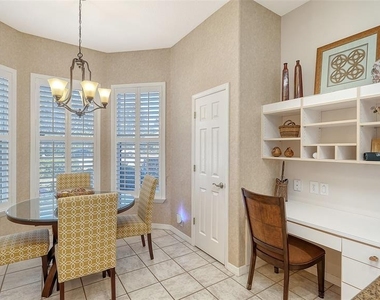 5811 White Oak Bayou Court - Photo Thumbnail 11