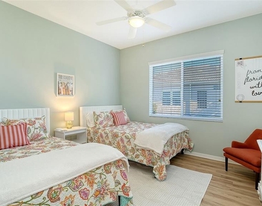 5811 White Oak Bayou Court - Photo Thumbnail 25