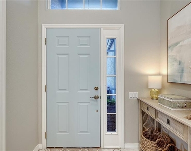 5811 White Oak Bayou Court - Photo Thumbnail 3