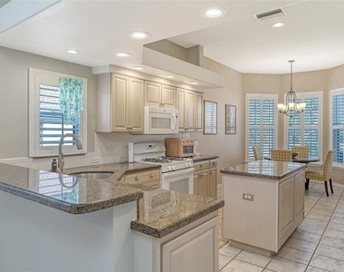 5811 White Oak Bayou Court - Photo Thumbnail 7