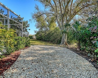 5811 White Oak Bayou Court - Photo Thumbnail 42