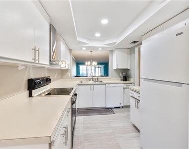 6211 Timber Lake Drive - Photo Thumbnail 4