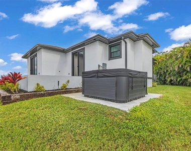 1327 Wesley Drive - Photo Thumbnail 30