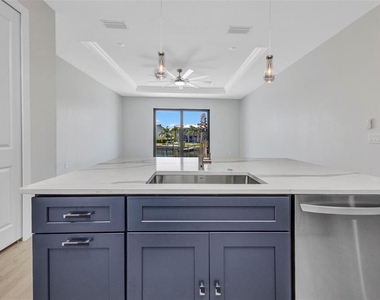 1327 Wesley Drive - Photo Thumbnail 9