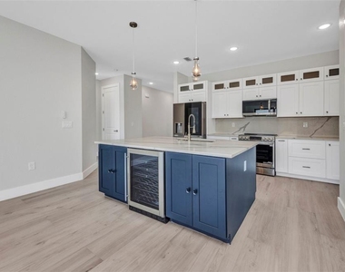 1327 Wesley Drive - Photo Thumbnail 5