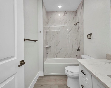 1327 Wesley Drive - Photo Thumbnail 12