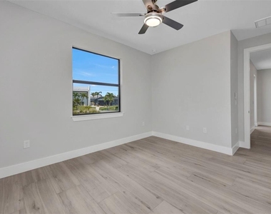 1327 Wesley Drive - Photo Thumbnail 15
