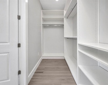 1327 Wesley Drive - Photo Thumbnail 18