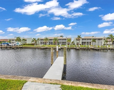 1327 Wesley Drive - Photo Thumbnail 32