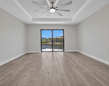 1327 Wesley Drive - Photo Thumbnail 11