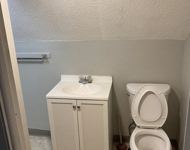 1880 Seaview Avenue - Photo Thumbnail 11