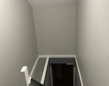 1880 Seaview Avenue - Photo Thumbnail 1