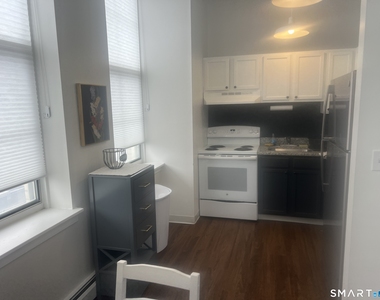 124 Court Street - Photo Thumbnail 5
