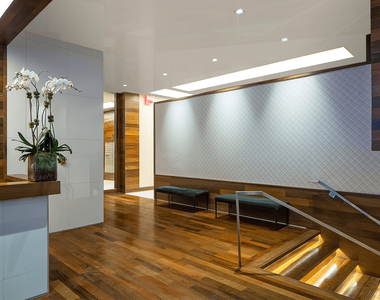 East 48th Street - Photo Thumbnail 5