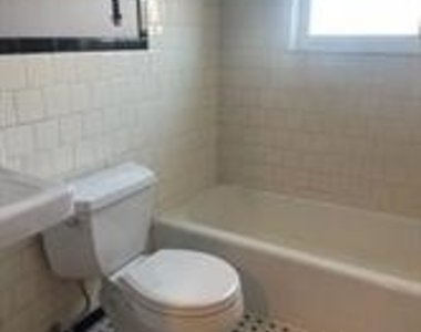 4011 Arsenal Pl - Photo Thumbnail 15