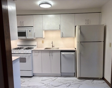 4011 Arsenal Pl - Photo Thumbnail 4