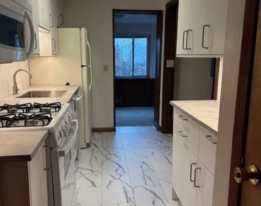 4011 Arsenal Pl - Photo Thumbnail 8