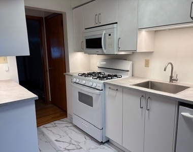 4011 Arsenal Pl - Photo Thumbnail 5