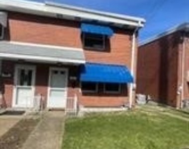 4011 Arsenal Pl - Photo Thumbnail 3