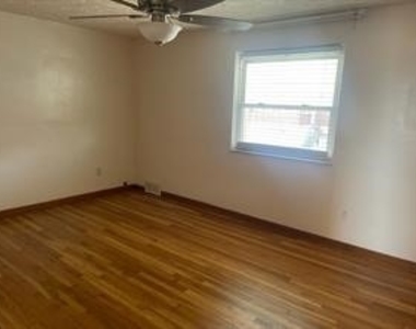 4011 Arsenal Pl - Photo Thumbnail 14