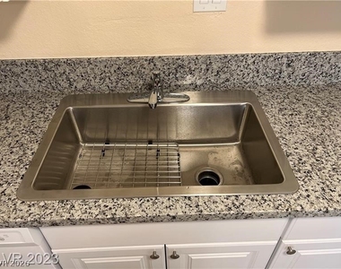 539 E Saint Louis Avenue - Photo Thumbnail 5