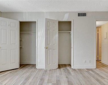 3841 Daisy Street - Photo Thumbnail 9