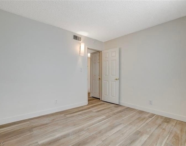 3841 Daisy Street - Photo Thumbnail 19