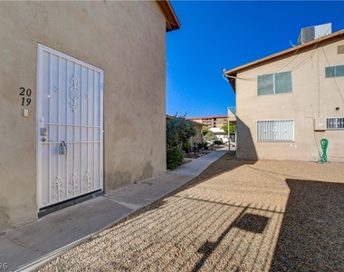 3841 Daisy Street - Photo Thumbnail 2