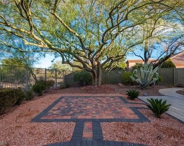 10534 Mandarino Avenue - Photo Thumbnail 9