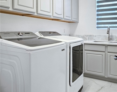 10534 Mandarino Avenue - Photo Thumbnail 19