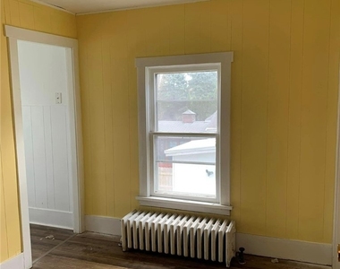 255 W 5th Street - Photo Thumbnail 5