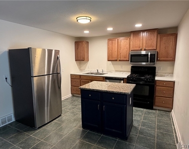 8587 Caughdenoy Road - Photo Thumbnail 3