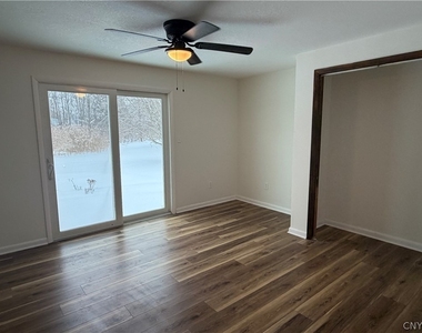 8587 Caughdenoy Road - Photo Thumbnail 5