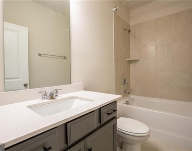 3614 Shore Wood Avenue - Photo Thumbnail 36